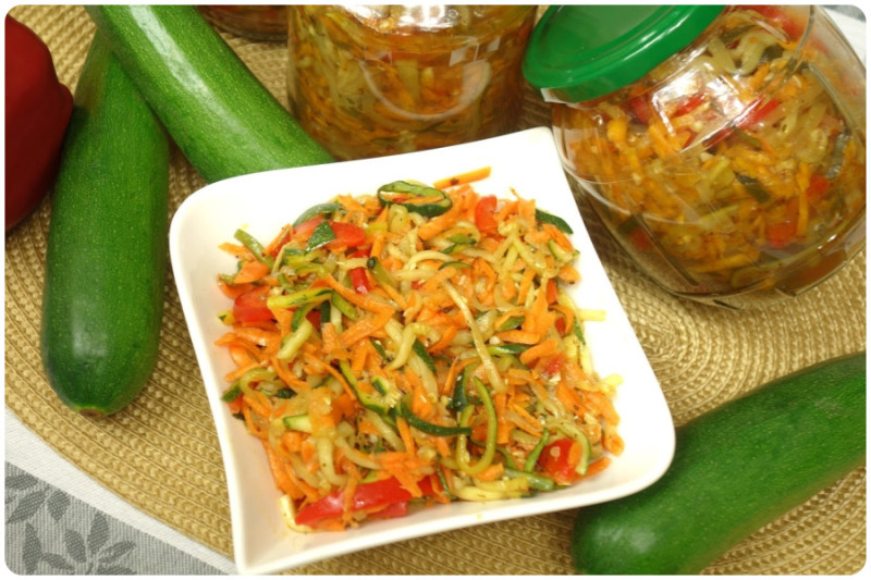 Кабачки по-корейски на зиму: пикантное лакомство для вашего стола!