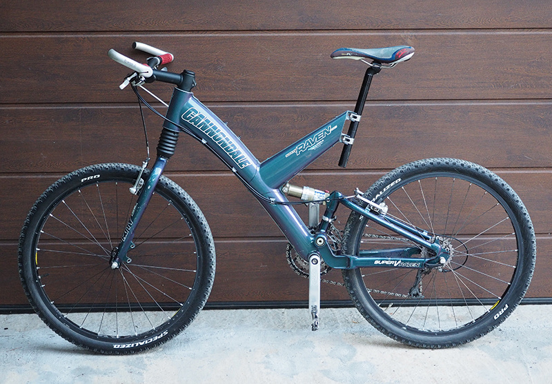 Cannondale Super V Raven 1000 1999 года из коллекции Веломузея Андрея Мятиева.