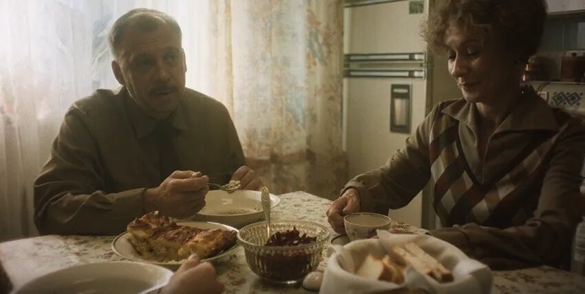 Атмосфера 80-х в каждом кадре. Кадр из сериала "Игры", 2024, реж. Евгений Стычкин