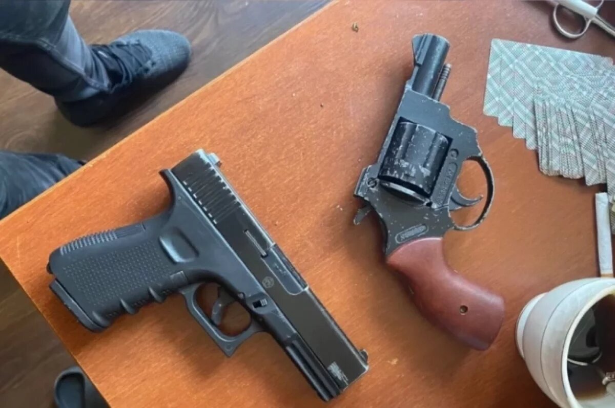    Полицейские выясняют обстоятельства перестрелки у ночного клуба в Иркутске