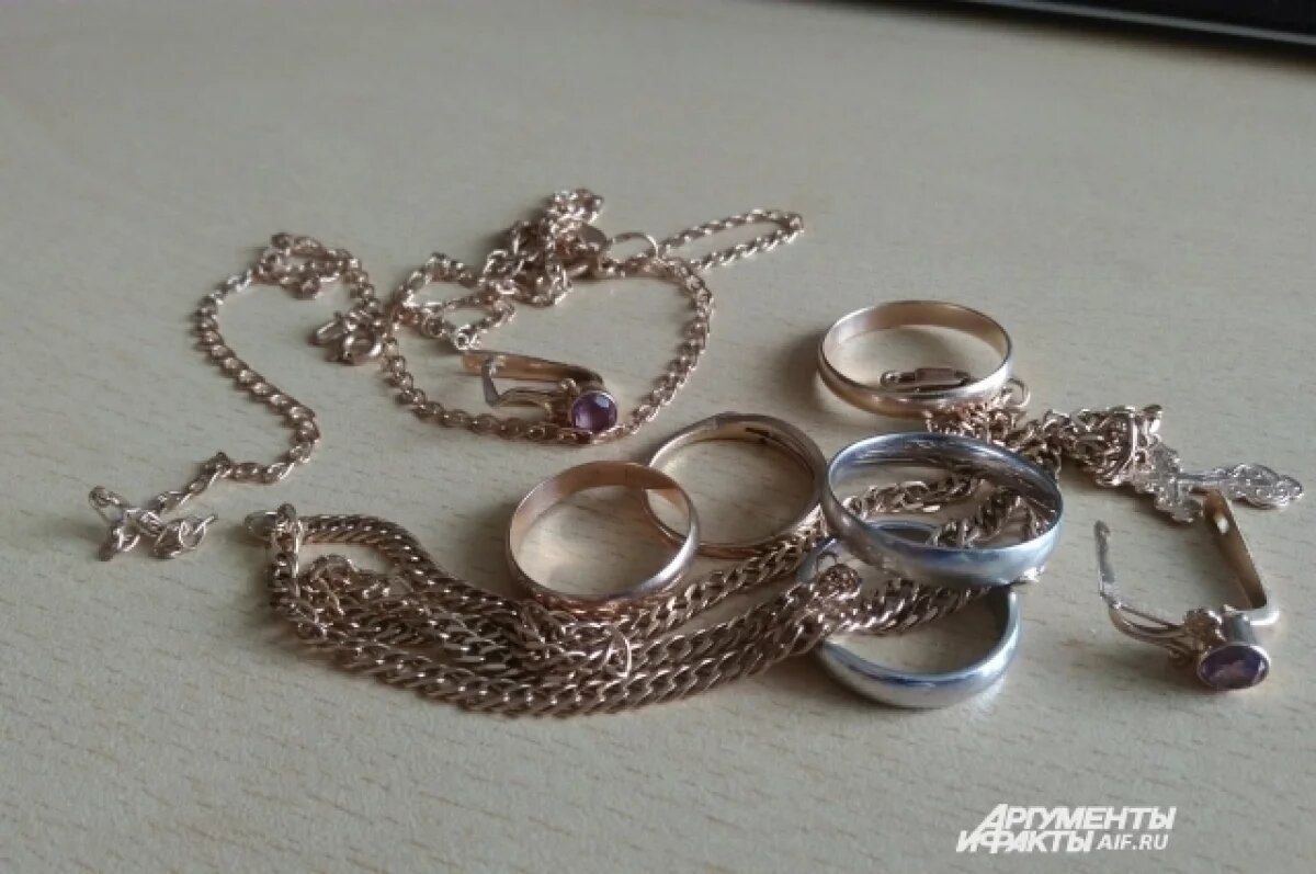    Новосибирцы потратили почти 3 млрд на ювелирные украшения за полугодие