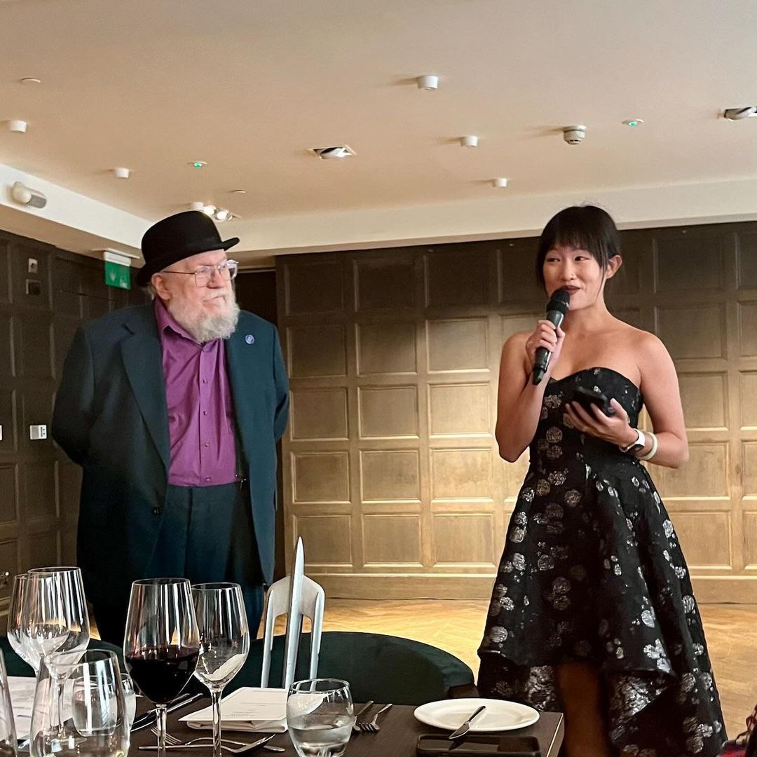 Премию вручал Джордж Р,Р.. Мартин в Глазго на закрытом мероприятии.