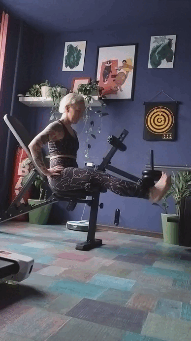 Разгибание колена на тренажере