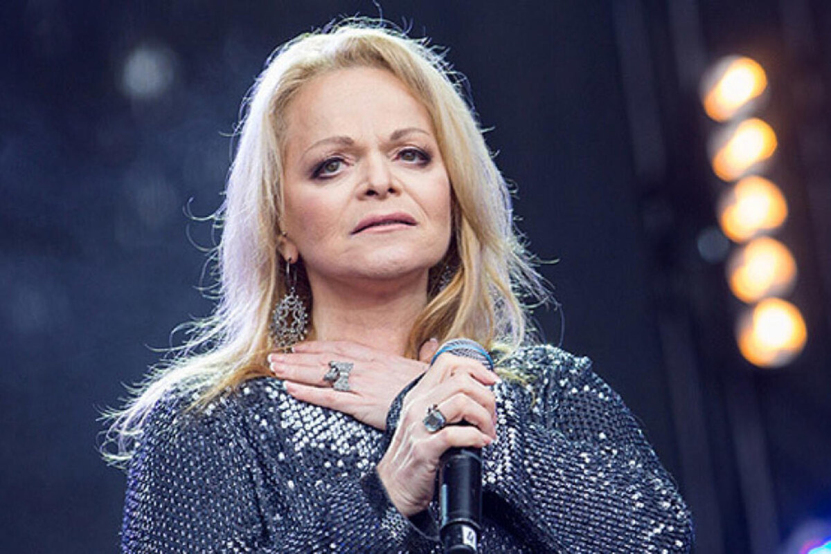 Лариса Долина