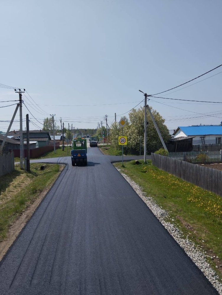    В поселке Мортка уложили новый асфальт