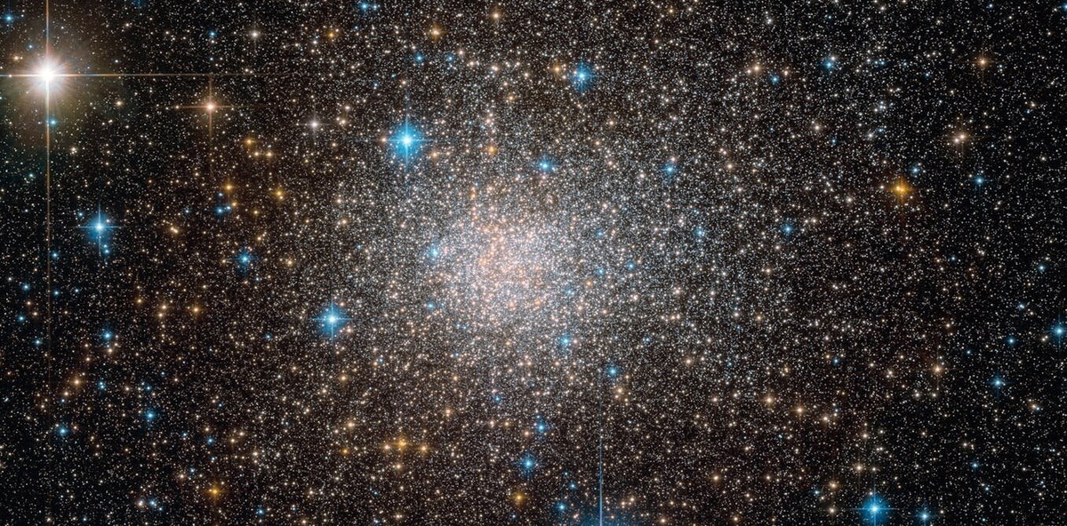 Звездное скопление Terzan 5. Источник: ESA / Hubble , CC BY  📷
