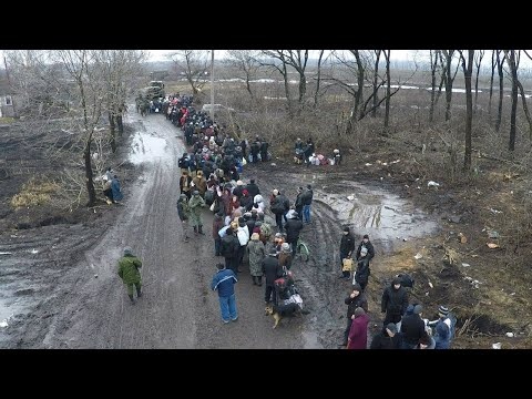 Беженцы-куряне, бросившие  свои дома.