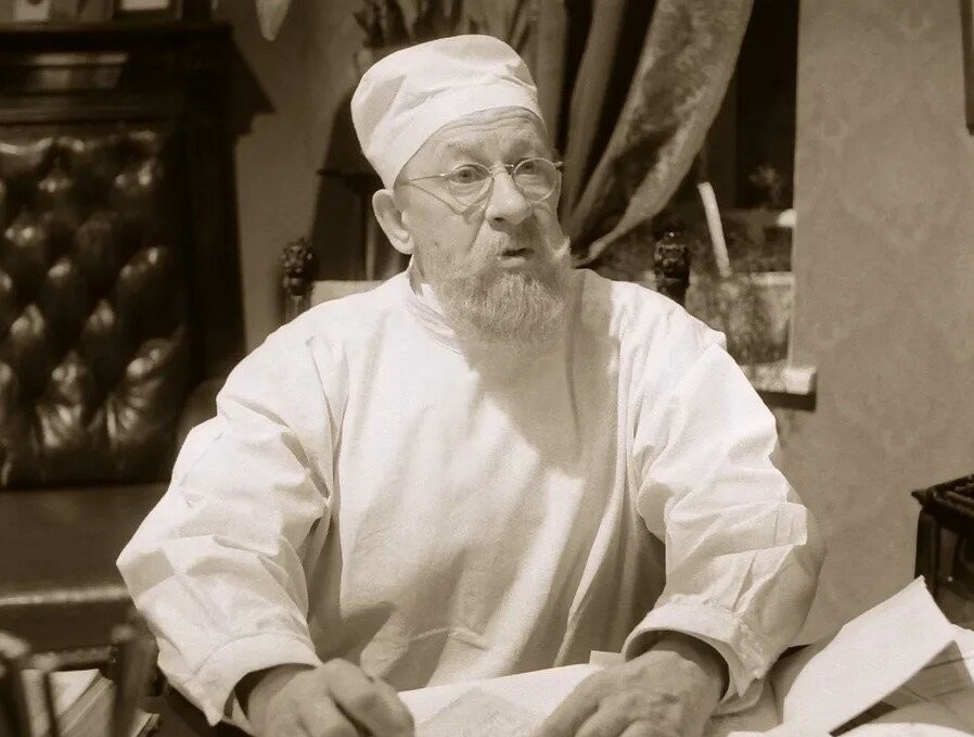 Кадр из фильма "Собачье сердце", режиссер В.Бортко, 1988.