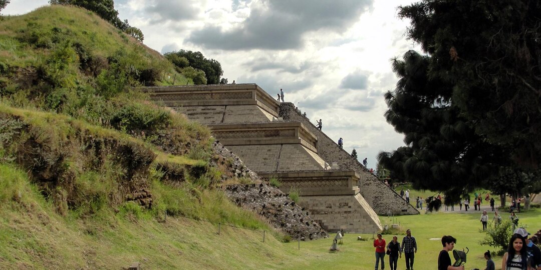 Зачем самую большую пирамиду в мире индейцы засыпали миллионами тонн глины? Альтернативное объяснение