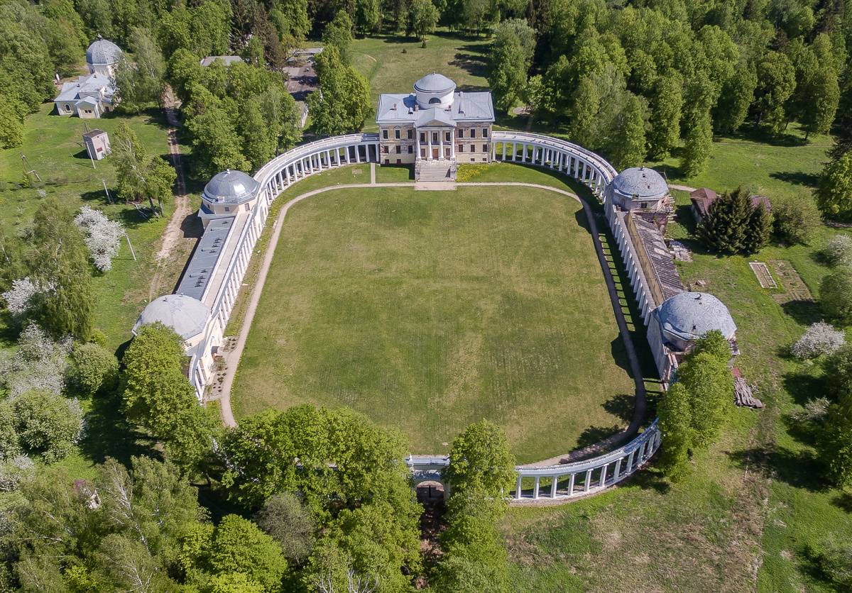 Усадьба Знаменское-Раёк, на которую похох замок Тимур Иванова. Фото: Wikipedia / Вадим Разумов, «Летопись русской усадьбы»