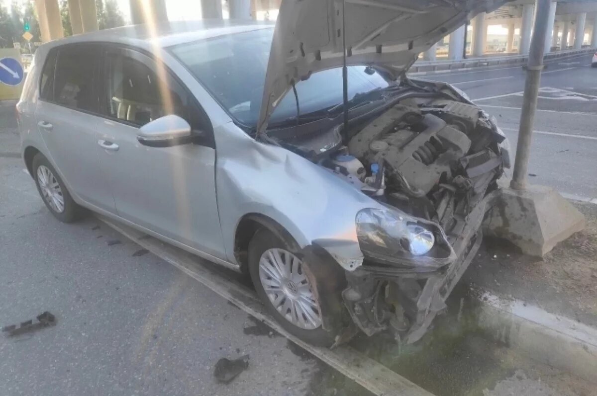    В Твери на проспекте Корыткова под эстакадой в ДТП пострадали два человека