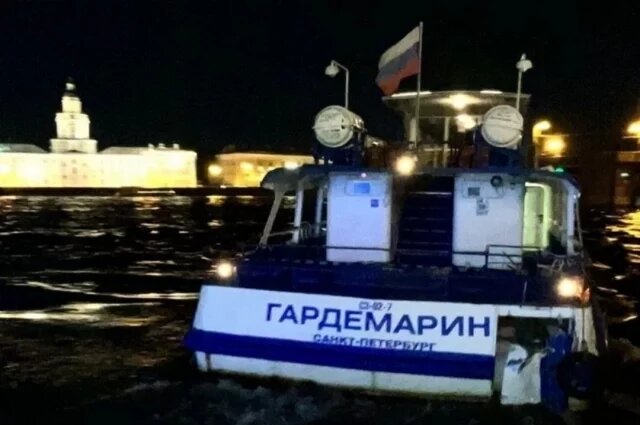    Что привело к столкновению сразу трёх теплоходов на Неве?