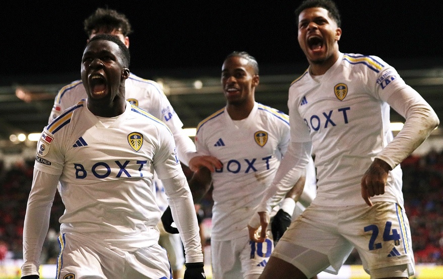 Лидс юн портсмут. Лидс юн портсмут. Leeds united logo png. Академия лидс юнайтед. Лидс юн портсмут.
