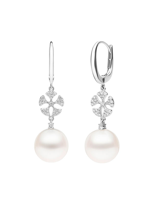 Серьги Mikimoto Classic из белого золота с бриллиантами и жемчугом 