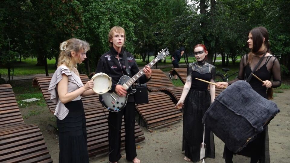    Группа "Лена Заринская". Источник: "Толк"