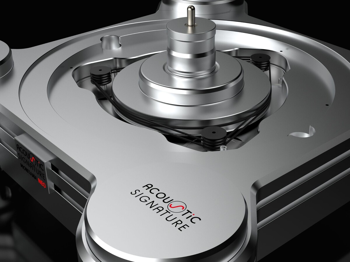 бескорпусной проигрыватель Acoustic Signature Montana NEO с алюминиевым несущим шасси и тремя моторами