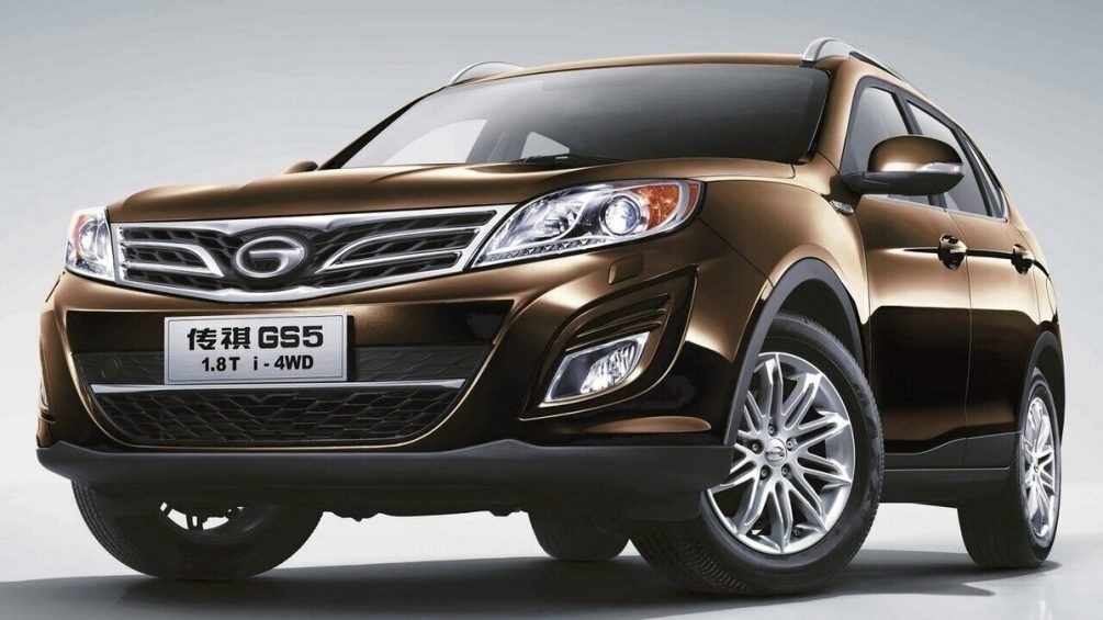    Подорожание импортных авто призвано "подвинуть" китайцев на нашем рынке. Вот только "АвтоВАЗ" тоже постоянно повышает цены, пользуясь покровительством государства.