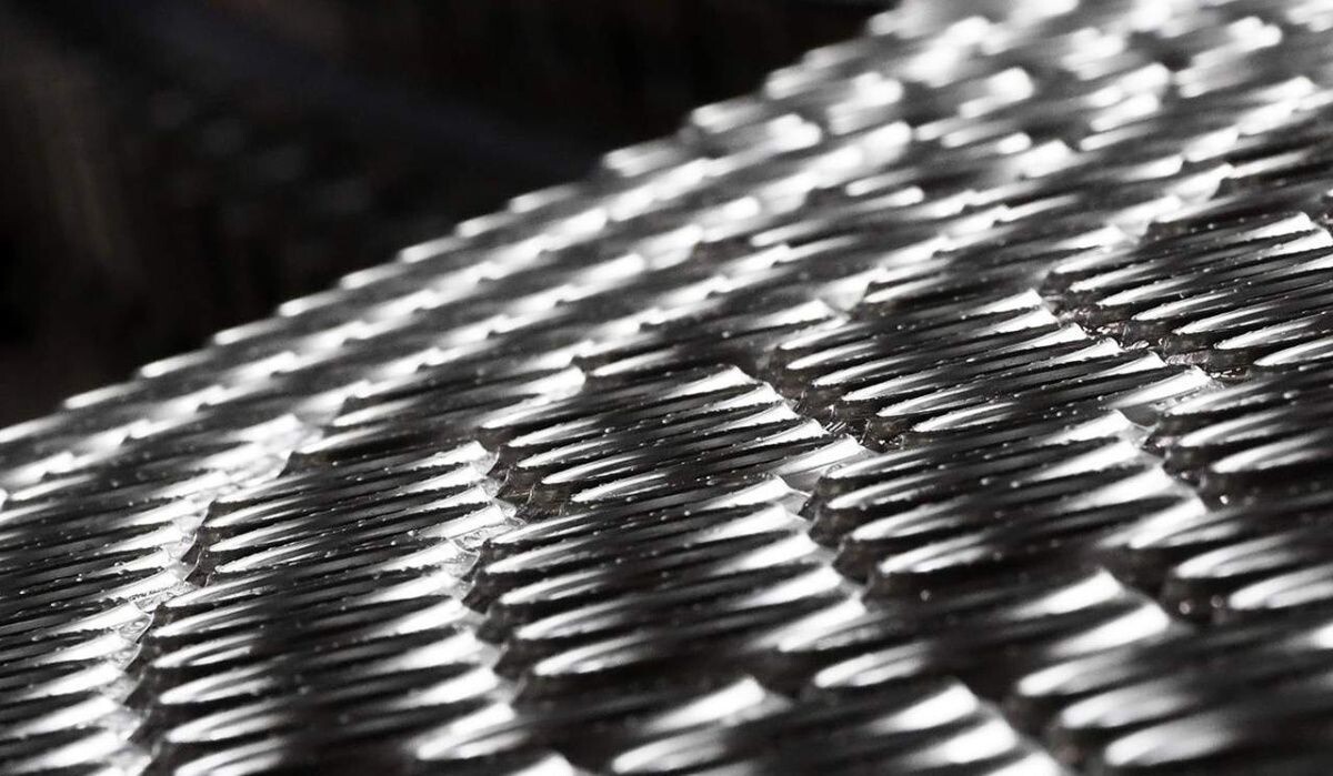     Банки с энергетиком. Источник: iz.ru Автор фото: Максим Богодвид