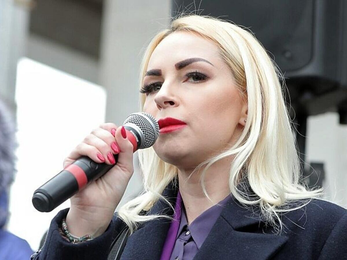    Вице-председатель партии "Шор" Марина Таубер на антиправительственном митинге сторонников оппозиционной партии "Шор" в Кишеневе© Sputnik / Дмитрий Осматеско