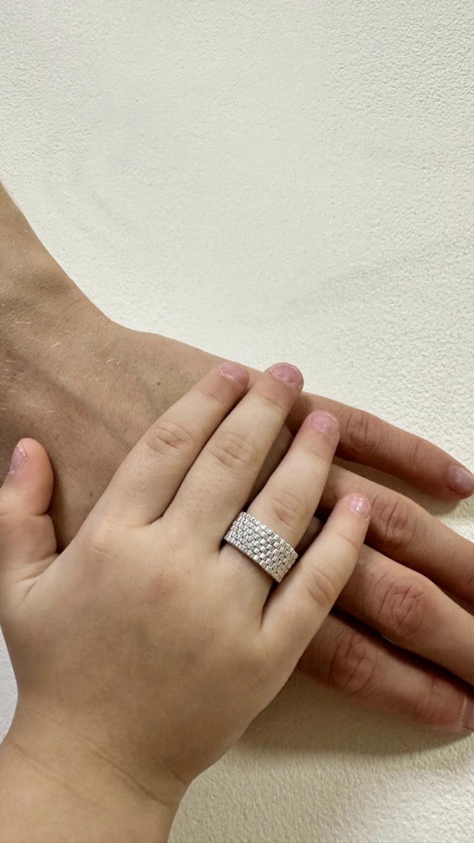 Как у мамы) Размер можно любой, дочкам тоже можно будет носить 