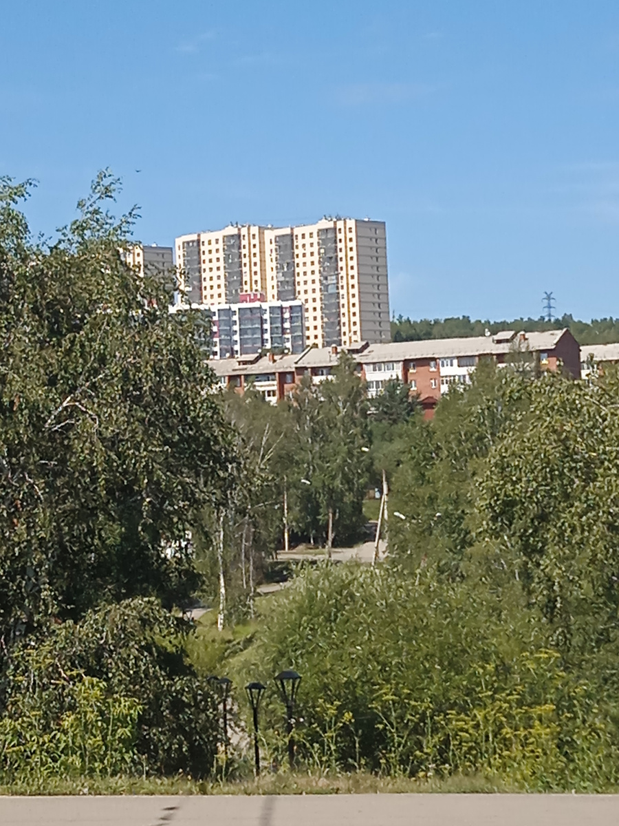 Вид на окрестности сада.