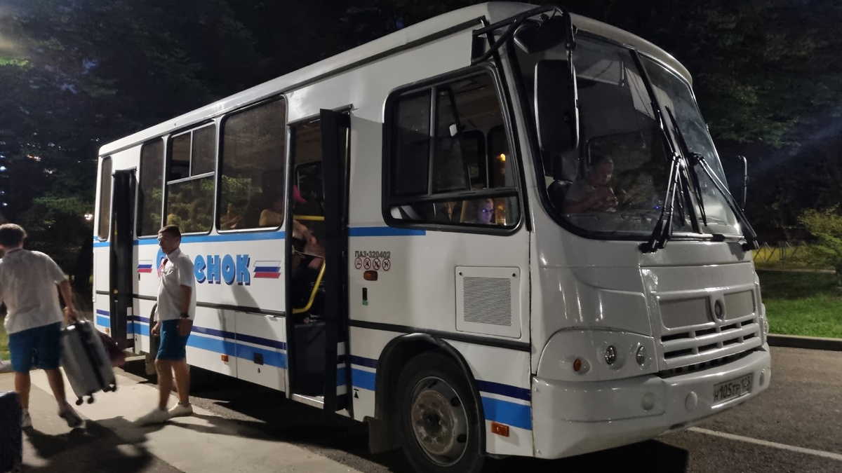 С фотографиями пока сложно, ребёнок ничего нового не отправил. 