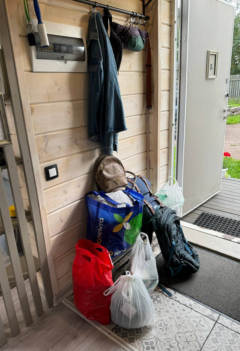 С упаковкой не заморачиваюсь — беру обычные пакеты и сумки