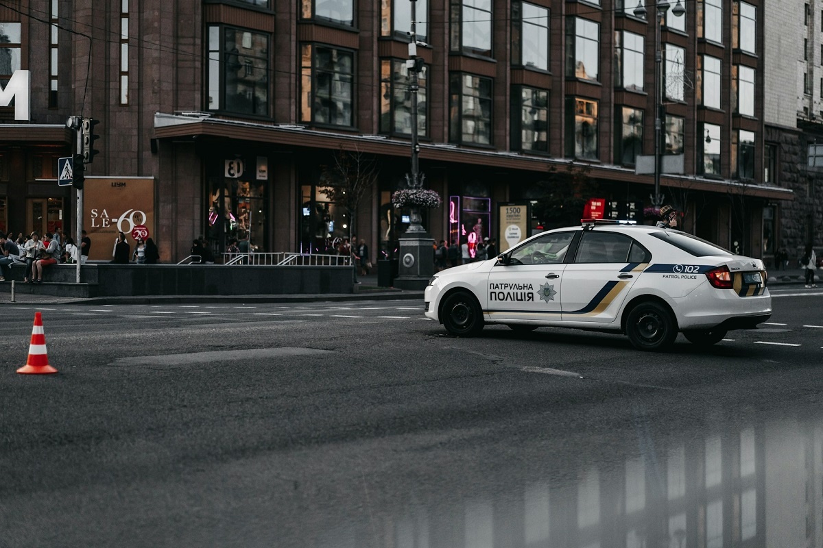 Украинцы украли 290 тысяч долларов на контракте с Минобороны.  Фото: Фото: unsplash.com
