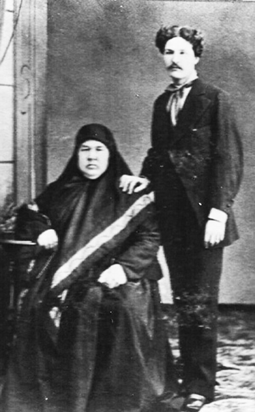 Яков Егорович Мартышкин с матерью " умыкнённой мордовской княжной"