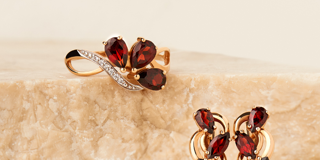 Код «красный»: стильные украшения с гранатом