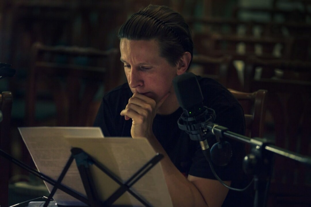    Актер Дмитрий Лысенков, озвучивший главную роль в аудиоспектакле «Портрет» Фото: Изображение предоставлено «Собака.ru» пресс-службой Театрального музея