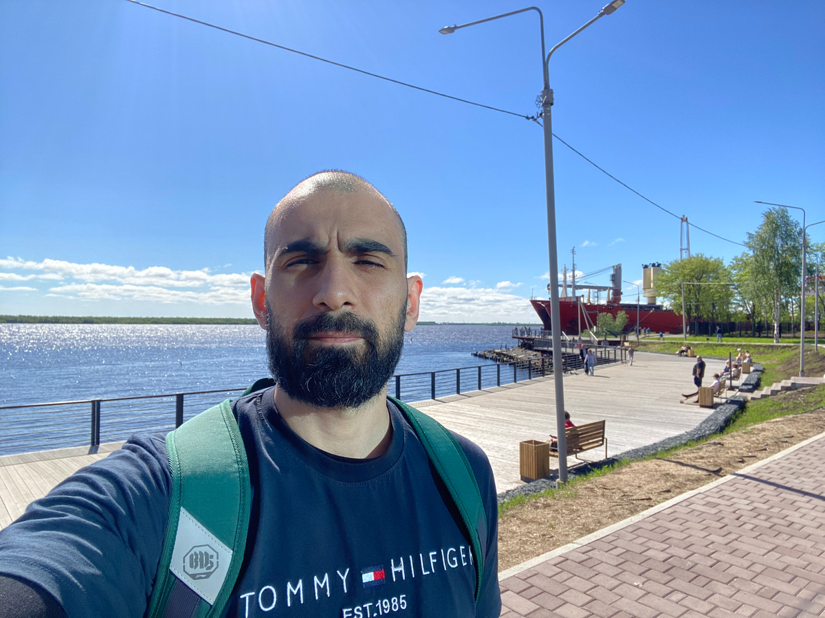 мой первый кадр в Архангельске, повезло попасть в теплый солнечный день. Сочетание одновременно солнца и холодного ветра — это нечто божественное 