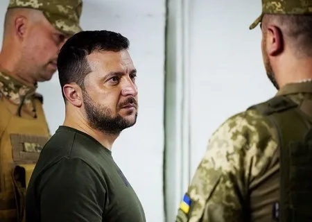    Зеленский собрался создавать военные комендатуры в Курской области