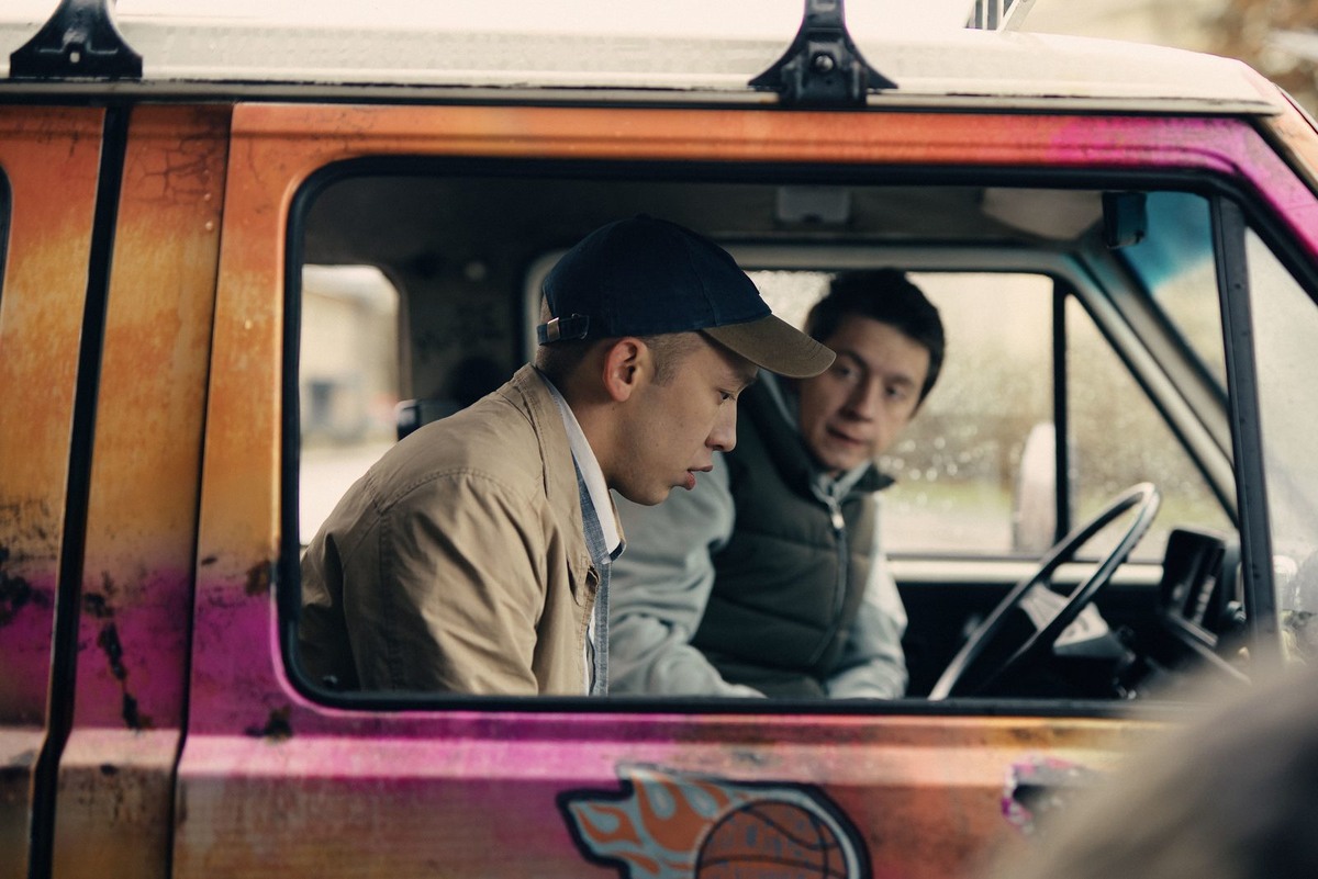 Лев Зулькарнаев и Денис Прытков. Кадр из сериала "Она такая классная".