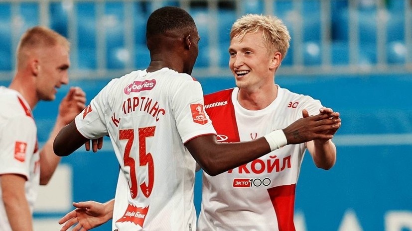     Футболисты «Спартака» Кристофер Мартинс и Руслан Литвинов  FONBET Кубок России