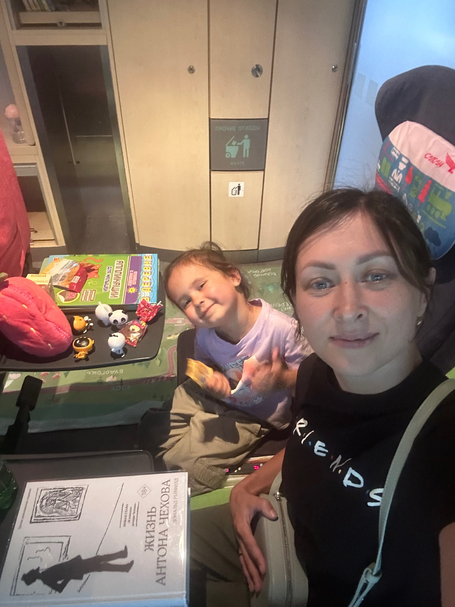 Я с Евой и сумочкой в Сапсане