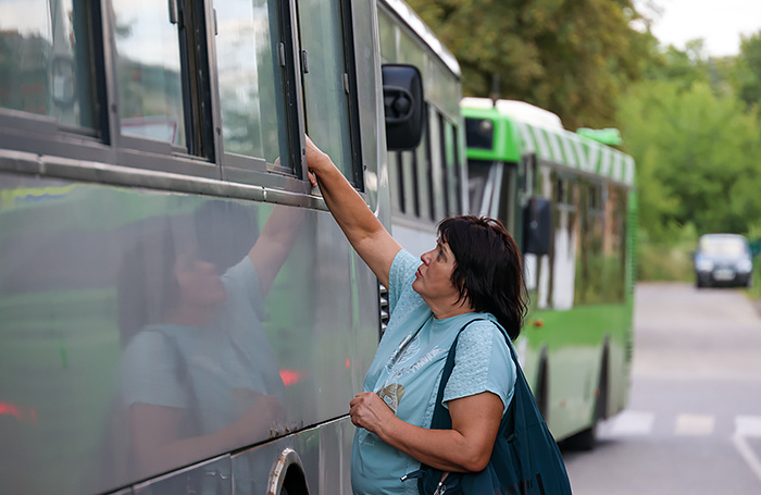    Обстановка в Курской области. Женщина во время эвакуации жителей.Владимир Гердо/ТАСС