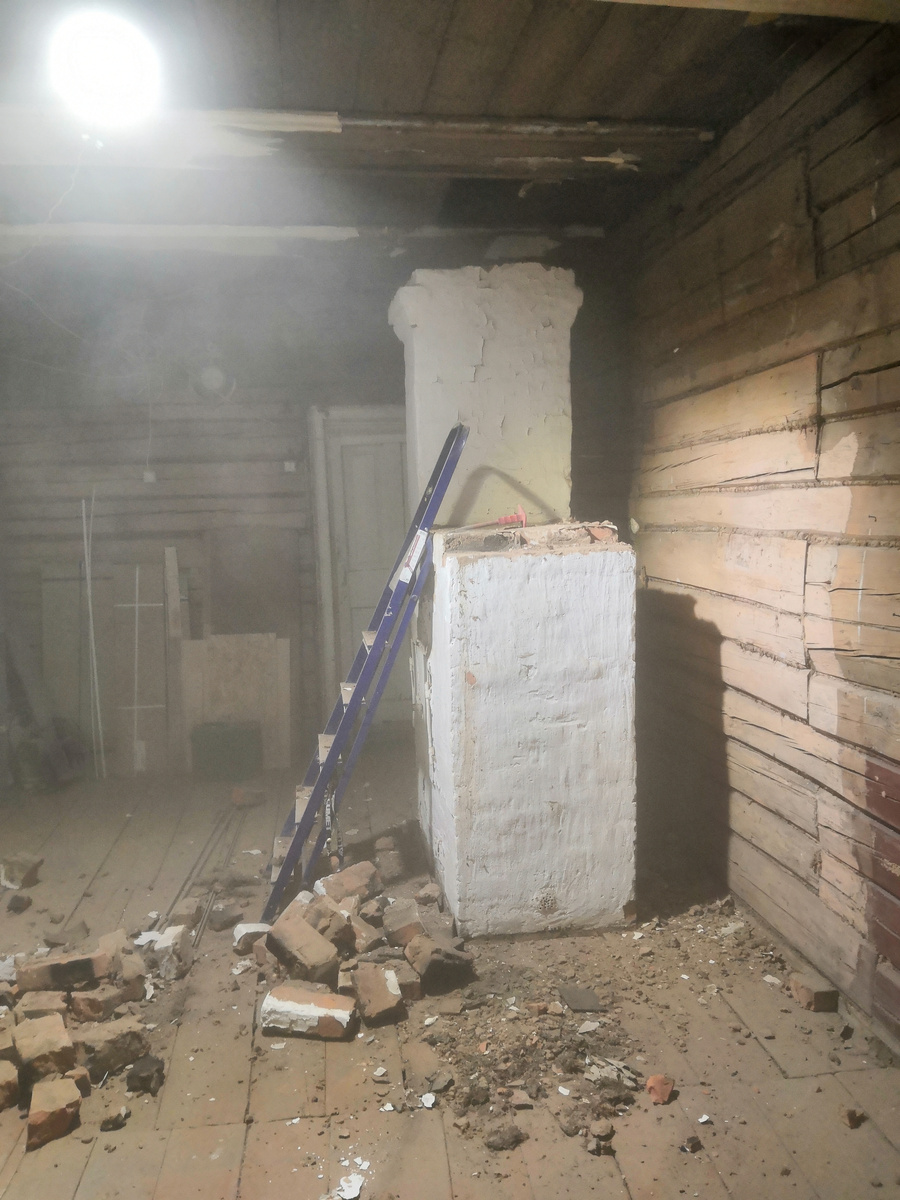 Первоначальный вид помещения. Размер около 3,6*6,2