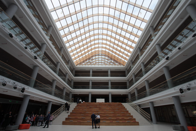 Открытие школы №220 на ул. Владимира Заровного, май 2023 г.
Фото: Сергей Тарасов, nsknews.info