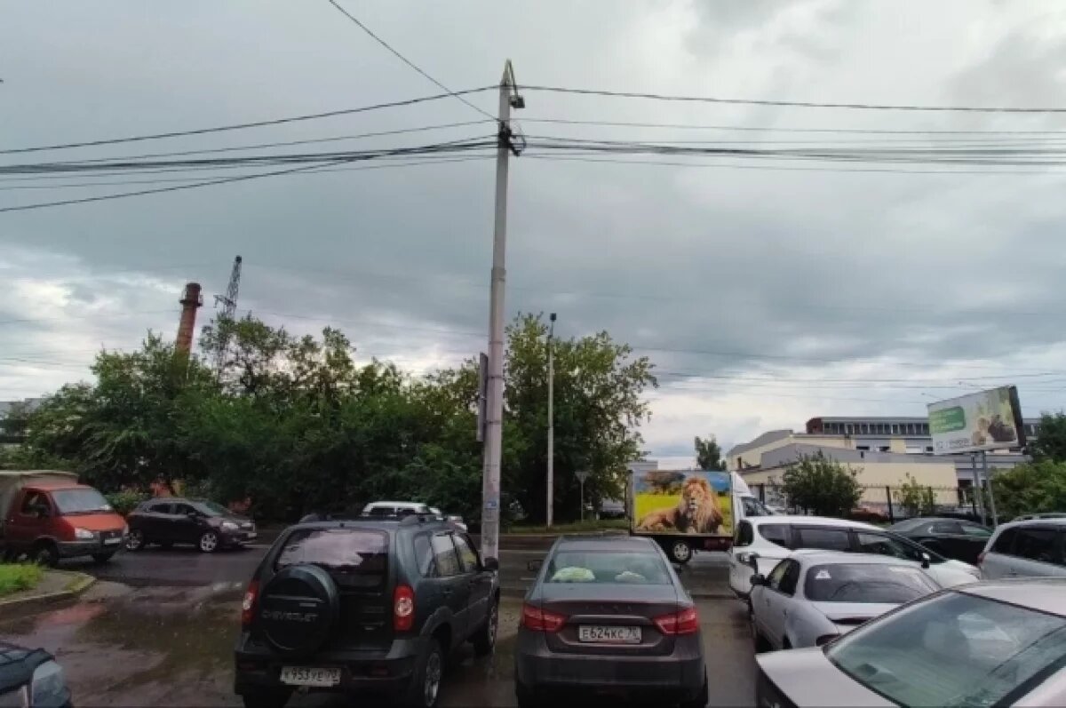    Молния ударила в фонарный столб на улице Дальне-Ключевской в Томске