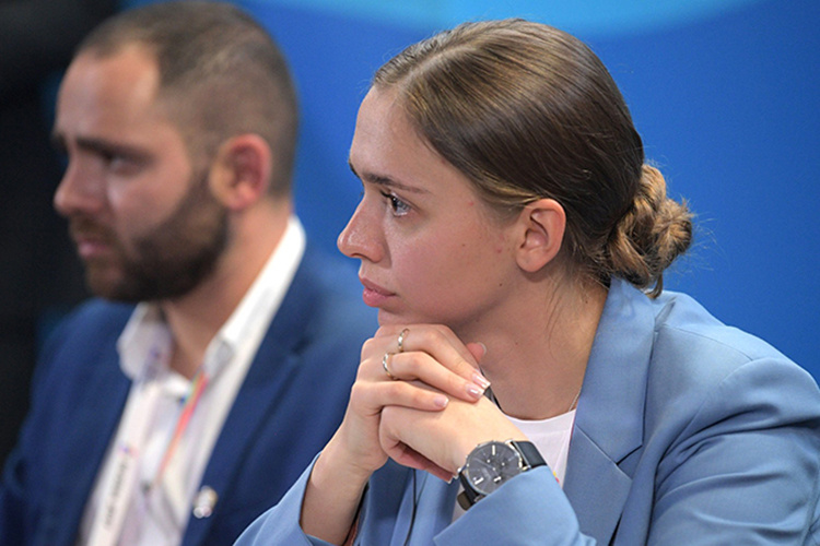    «Канал визионера» пишет об отставке Разуваевой как о «зачистке Росмолодежи».   
Фото: kremlin.ru