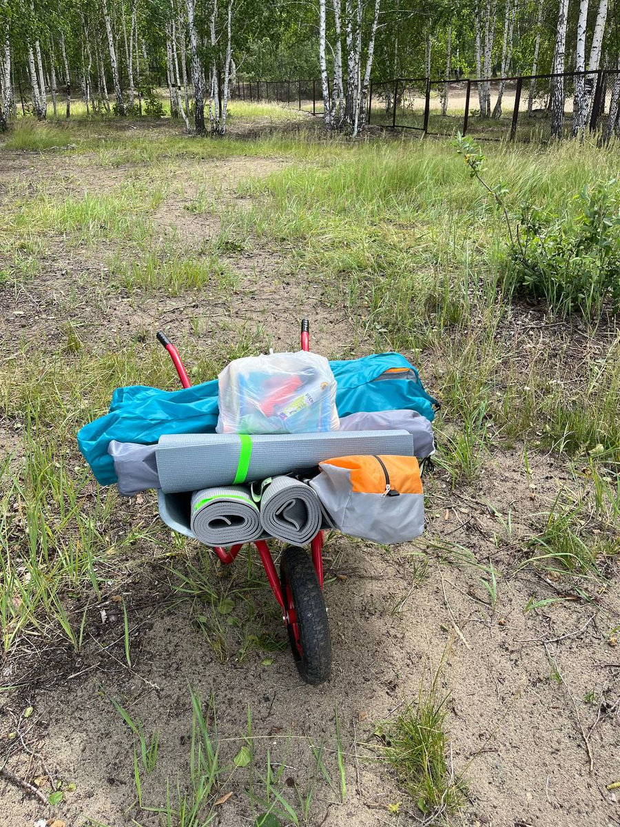 Малая часть то что нужно для отдыха в палатке 