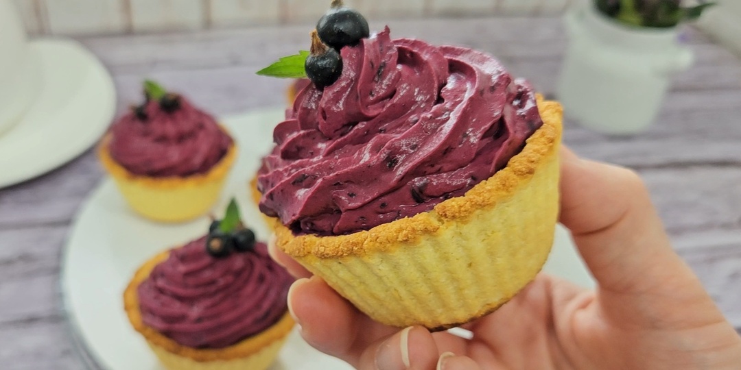 Корзиночки ПП из творожного теста с ягодным кремом