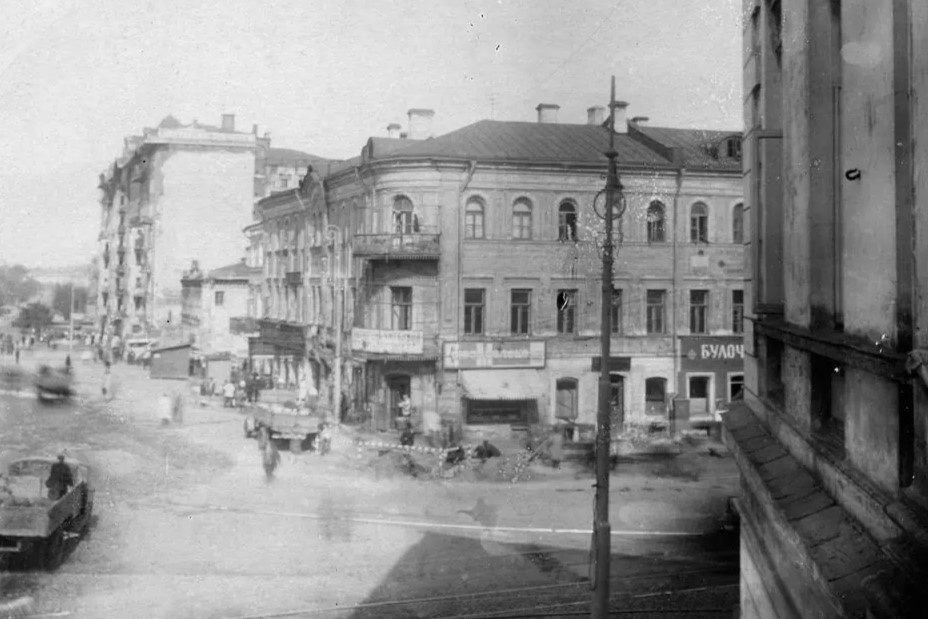 Дом, в котором родился М. Ю. Лермонтов, 1933 год. Был снесён под строительство сталинской высотки. Фото: pastvu.com 