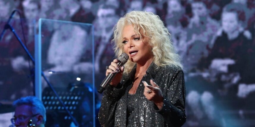    Певица Лариса Долина тоже пострадала от телефонных мошенников.vk.com/larisadolinacom