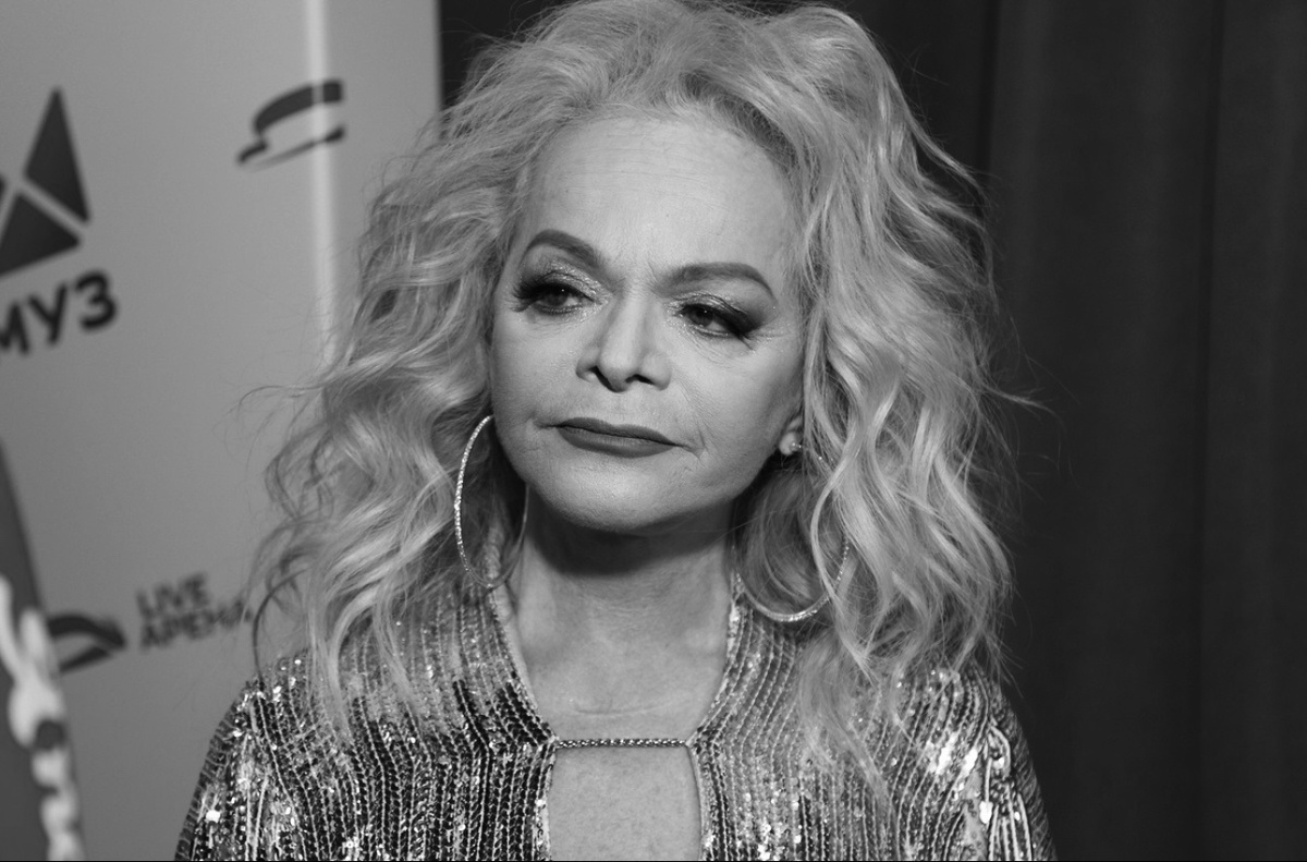 Лариса Долина