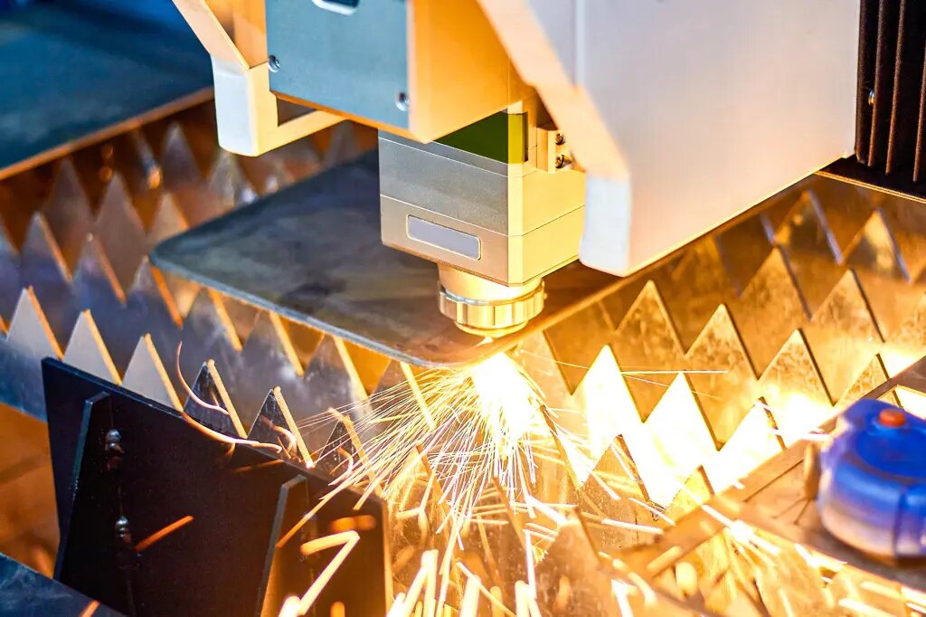 
Лазерная голова RayTools, процесс реза