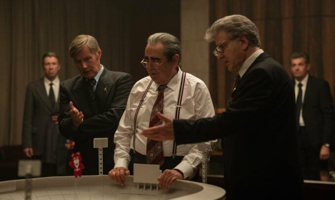    Кадр из сериала «Игры»