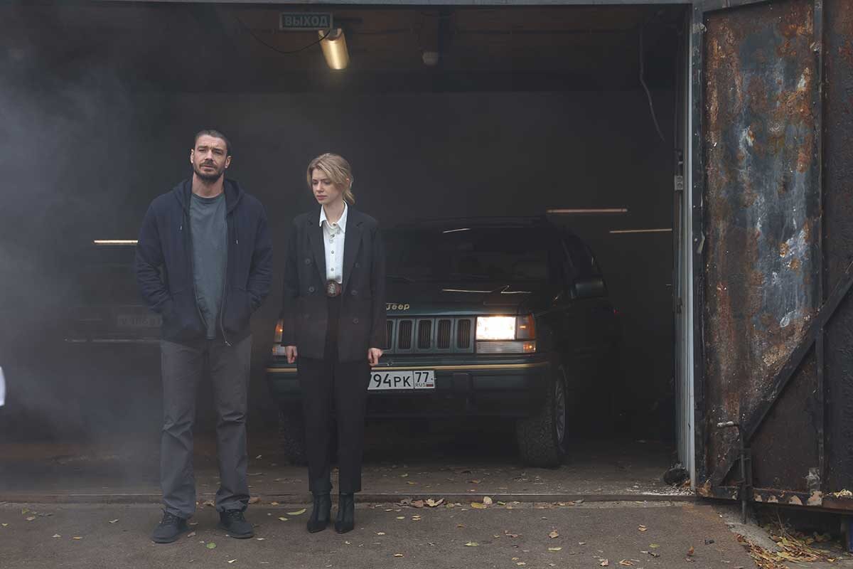 Пресс-служба «Кинопоиска»📷Максим Матвеев и Анастасия Уколова, кадр третьего сезона сериала «Триггер»