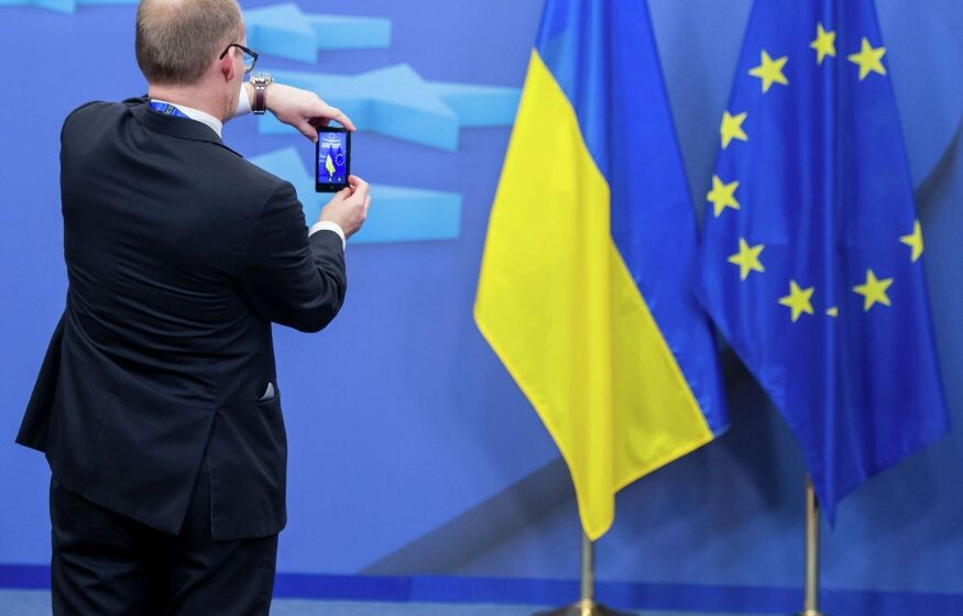    США пожертвовали Украиной ради своего развития?